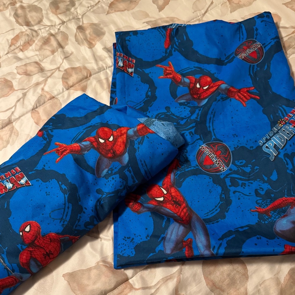 Marvel Spider-Man Set of Twin Bed Sheets Top Flat Sheet and Bottom Red & Blue